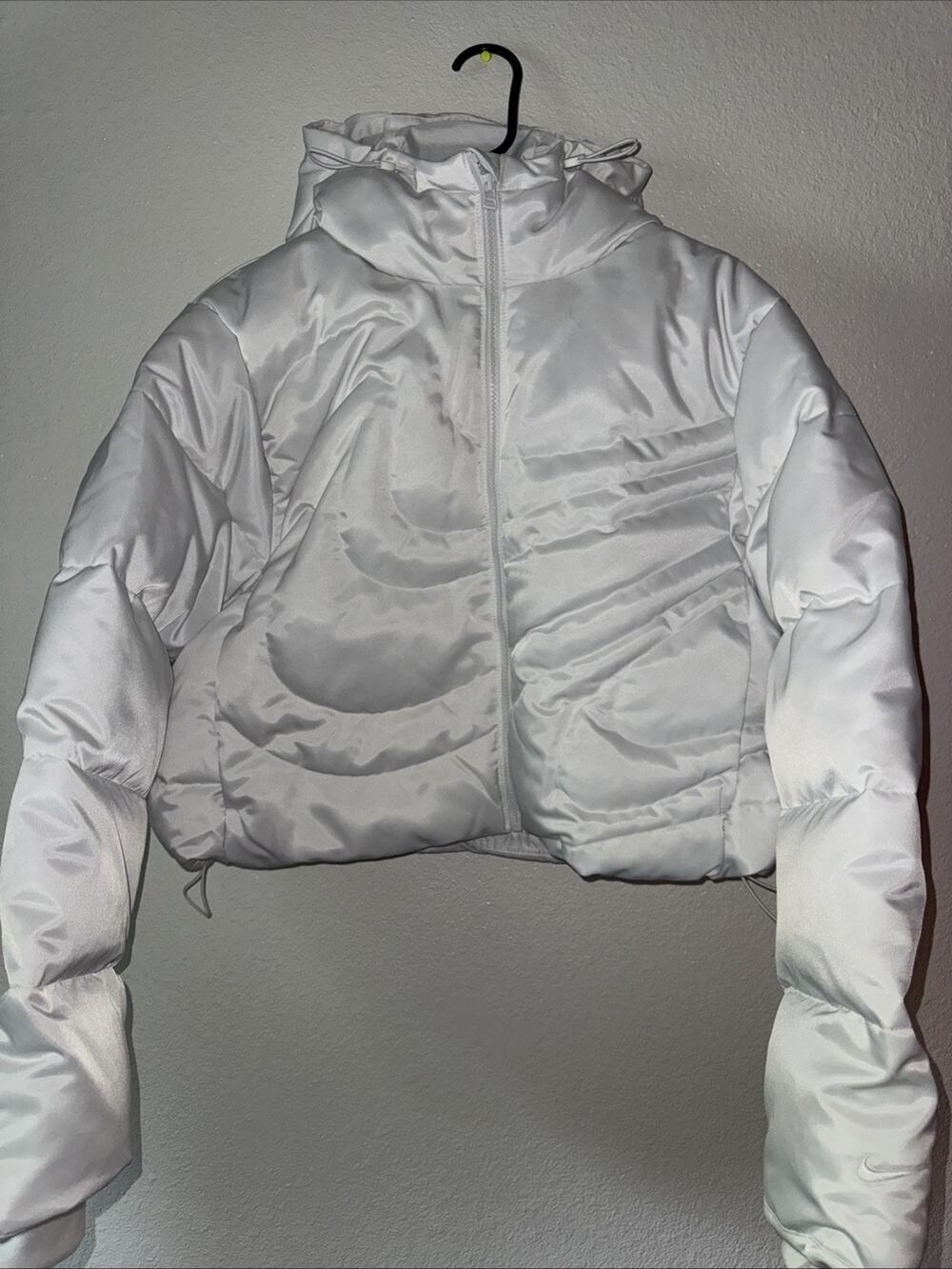 NIKE WOMENS SWOOSH SERIES PUFFER JACKET THERMA-FIT WHITE IB2005-121 SMALL